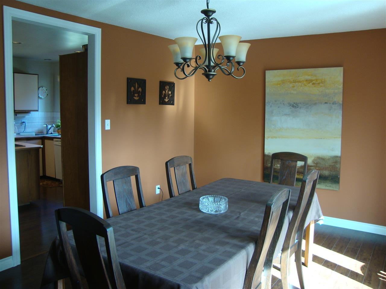5265 Belair Crescent - Photo 3 of 9