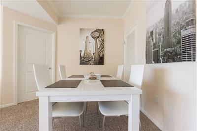 7433 Yonge St - Photo 3 of 9