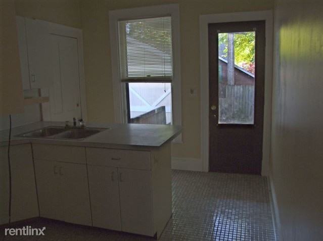 32 Portsmouth Pl Ne #1 - Photo 2 of 12