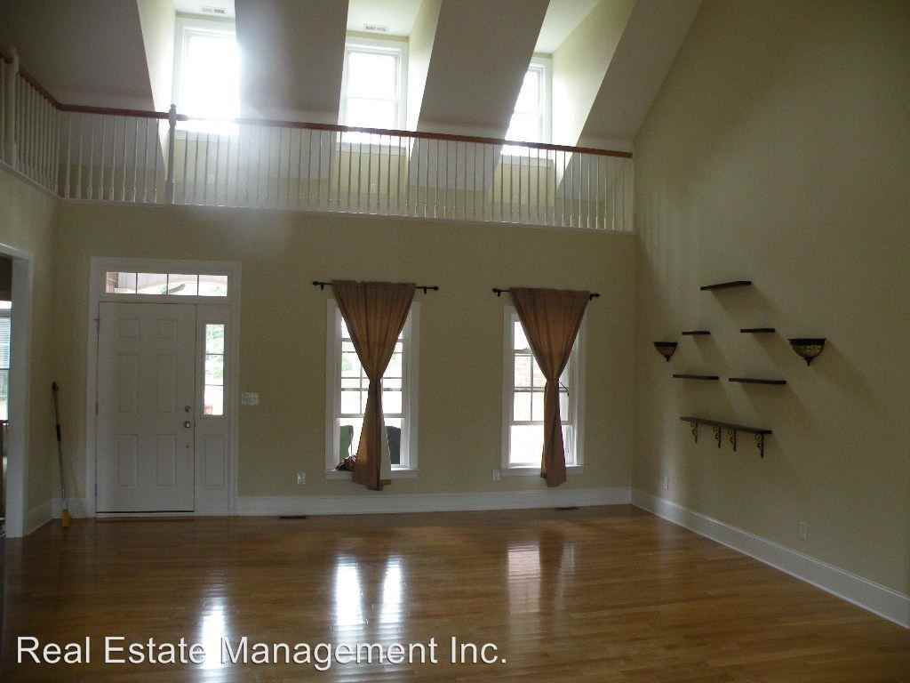 511 Alexis Dr - Photo 3 of 23