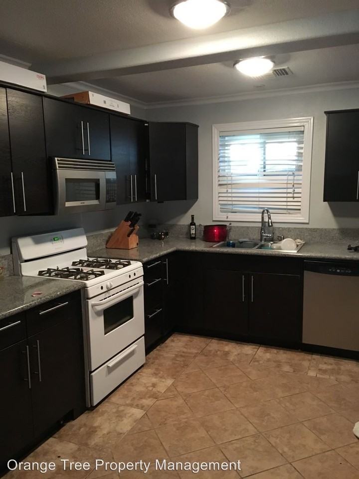 5828 Stanton Ave - Photo 3 of 7