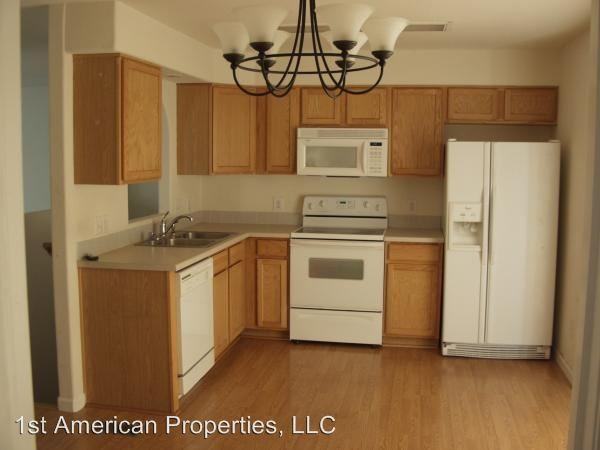 807 5th St - Photo 2 of 11