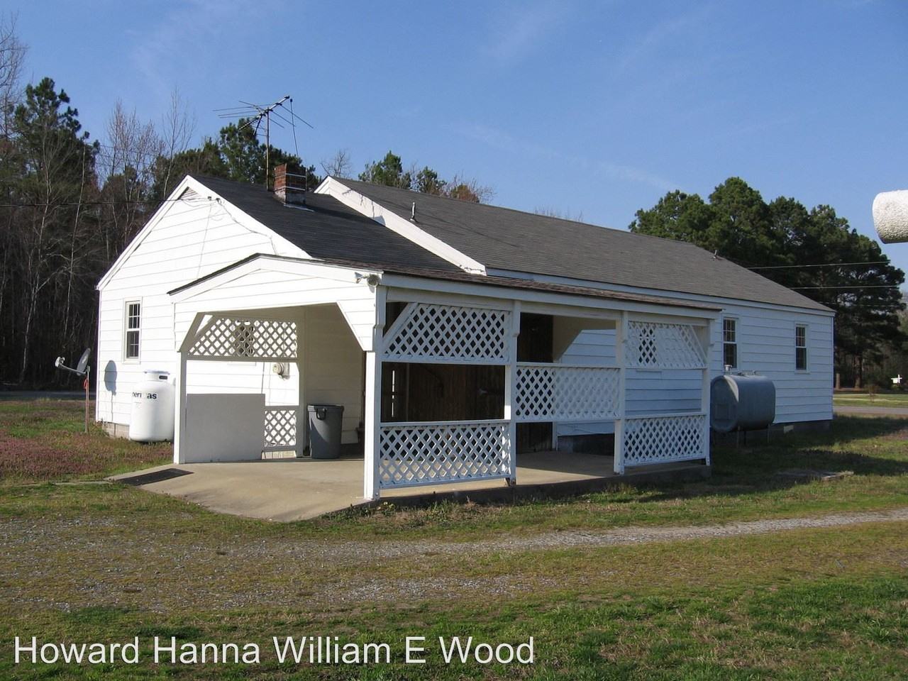 2942 Golden Hill Rd - Photo 2 of 17