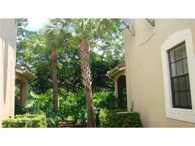 3825 Tree Top Dr #3825 - Photo 3 of 9