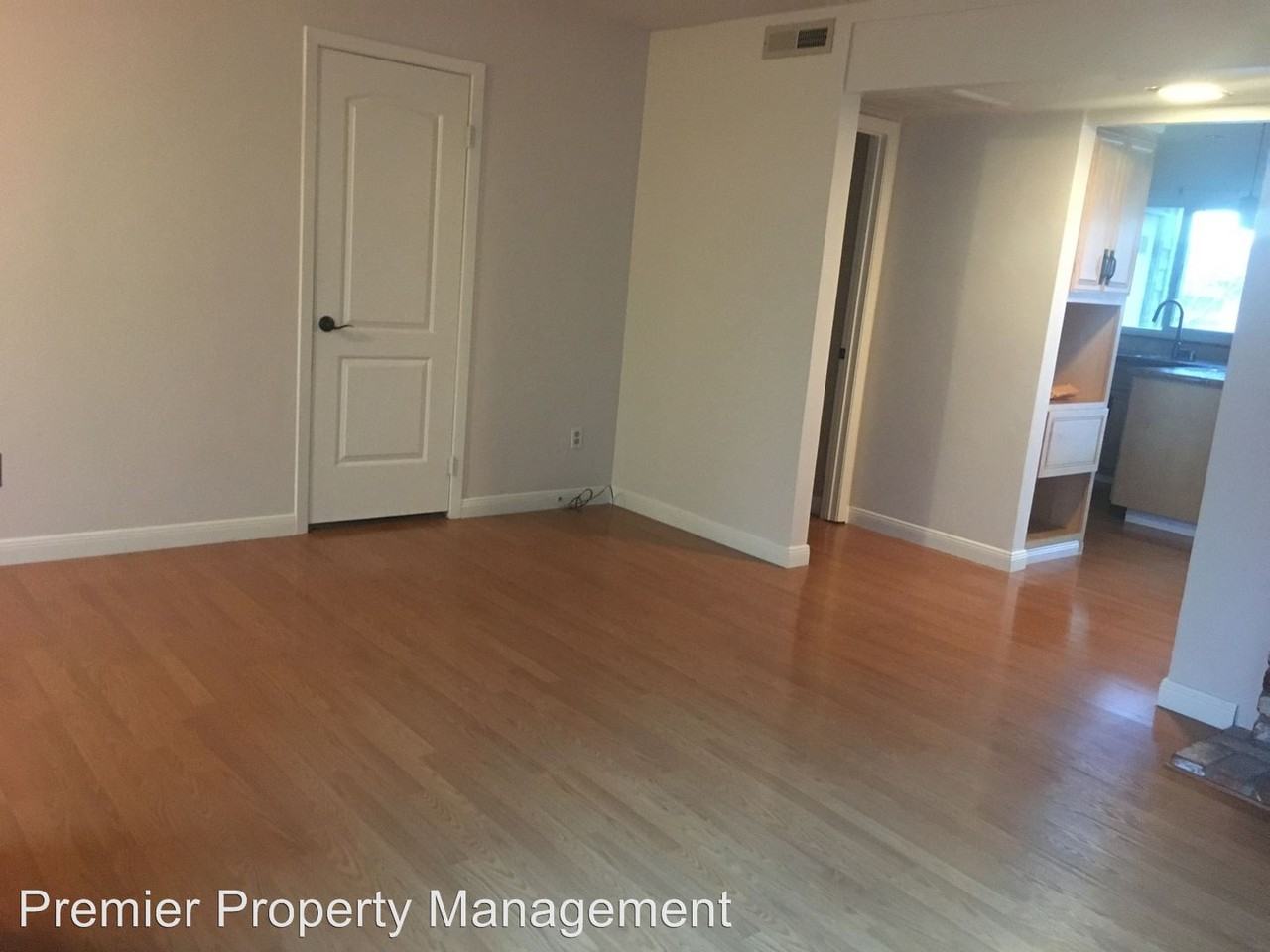 879 Redwood Ct - Photo 3 of 28