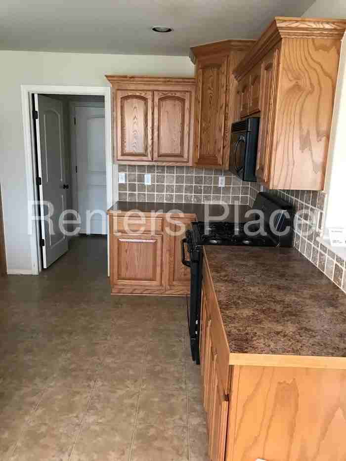 2713 W Quinton St - Photo 2 of 13