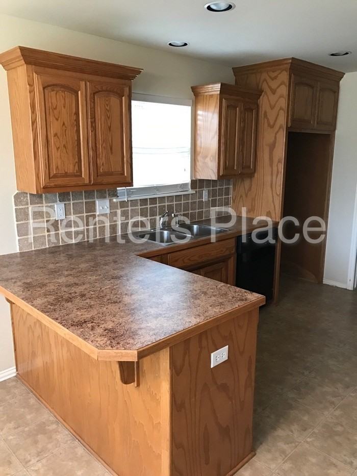 2713 W Quinton St - Photo 3 of 13