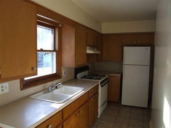 1726 52nd St SE - Photo 2 of 8