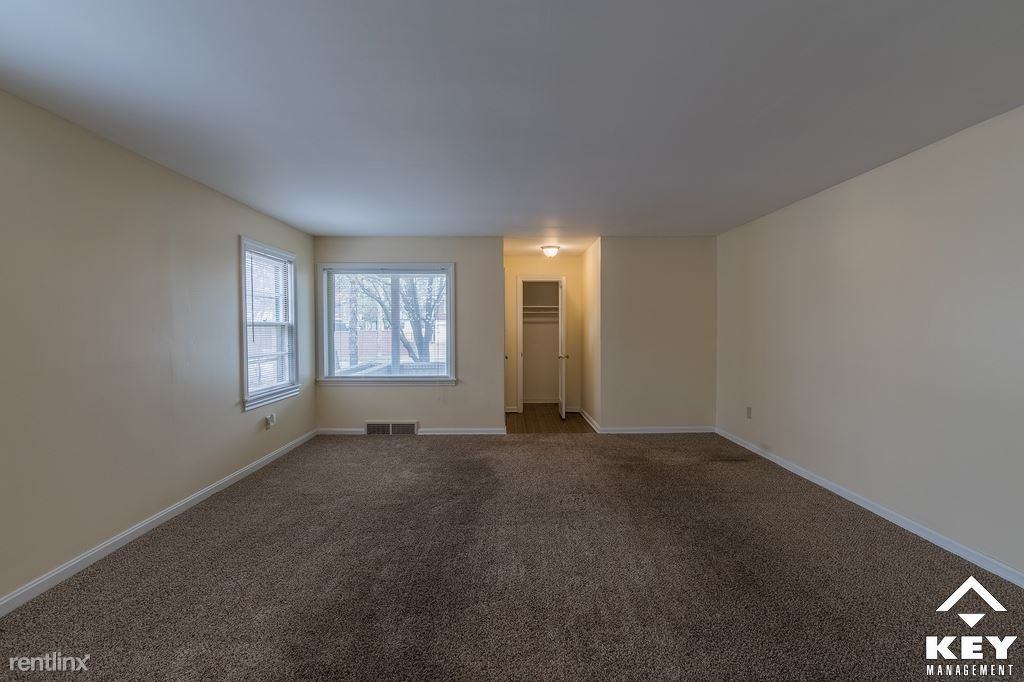 4119 E Douglas Ave - Photo 3 of 24