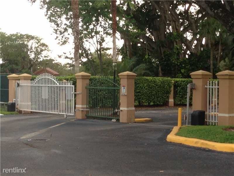 640 Tennis Club Dr - Photo 3 of 5