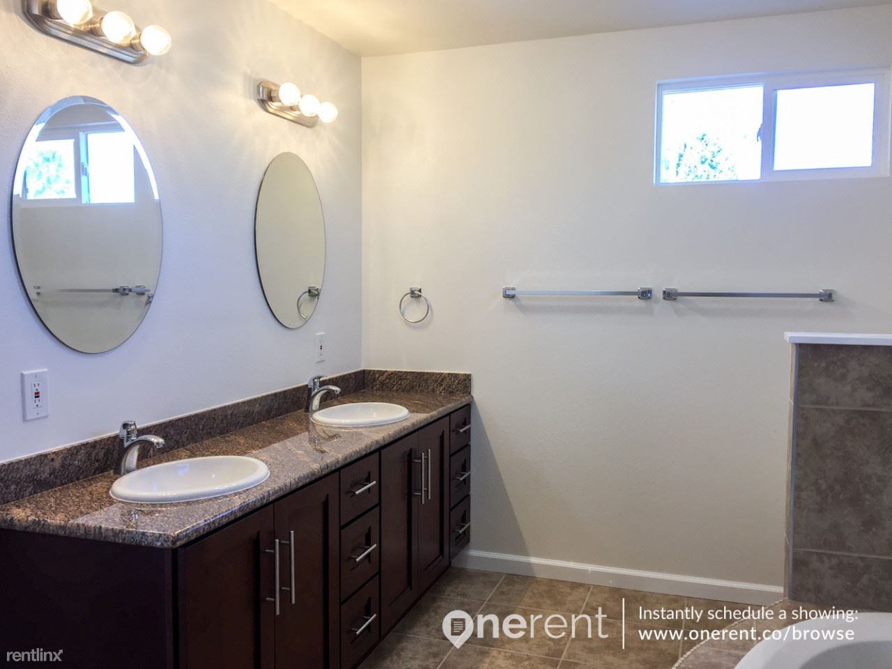 2612 64th Ave - Photo 3 of 26