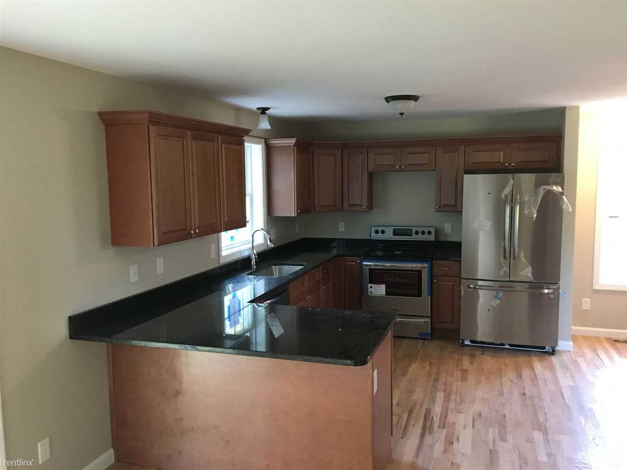 83 Old Nashua Rd - Photo 2 of 11