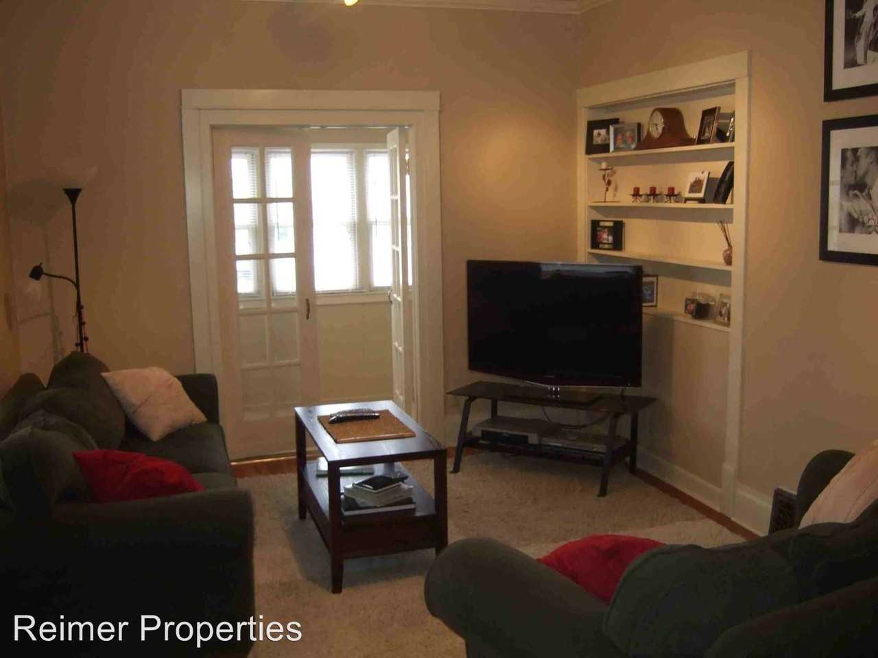 1009 S 38th Ave - Photo 2 of 6