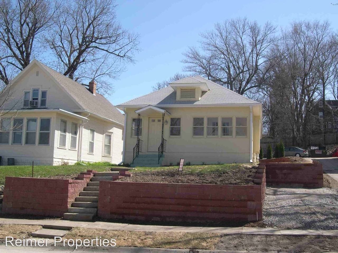 1009 S 38th Ave - Photo 3 of 6