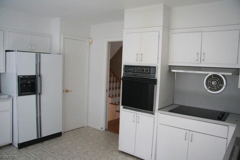 290 Long Hill Dr - Photo 2 of 13
