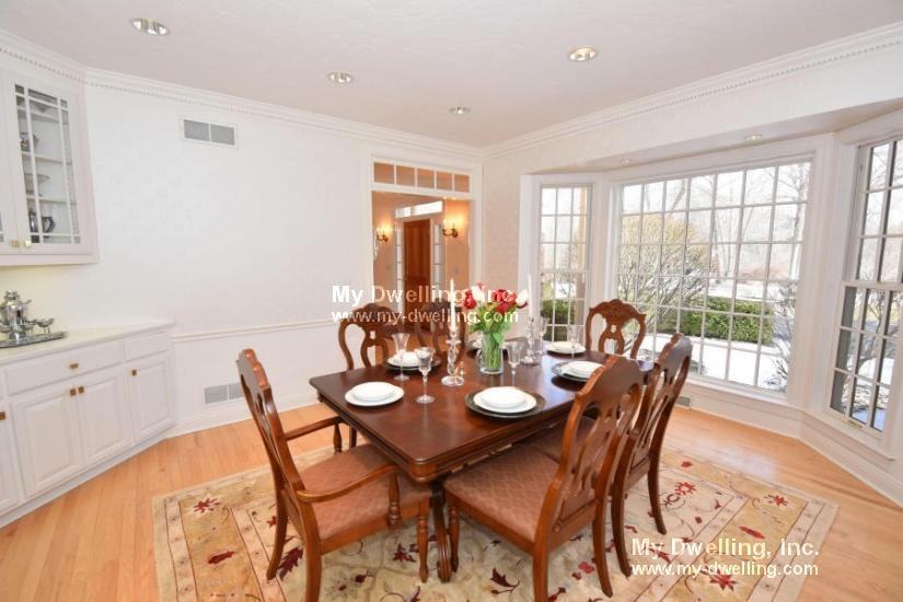 12435 N River Rd - Photo 2 of 21