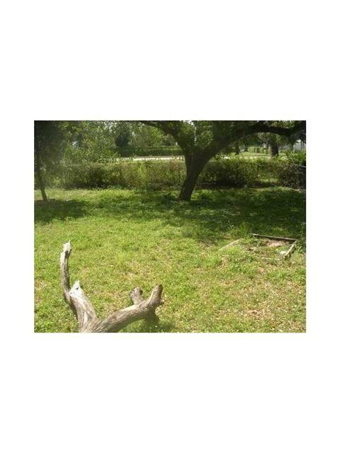 2742 NW 6th Ct - Photo 2 of 4