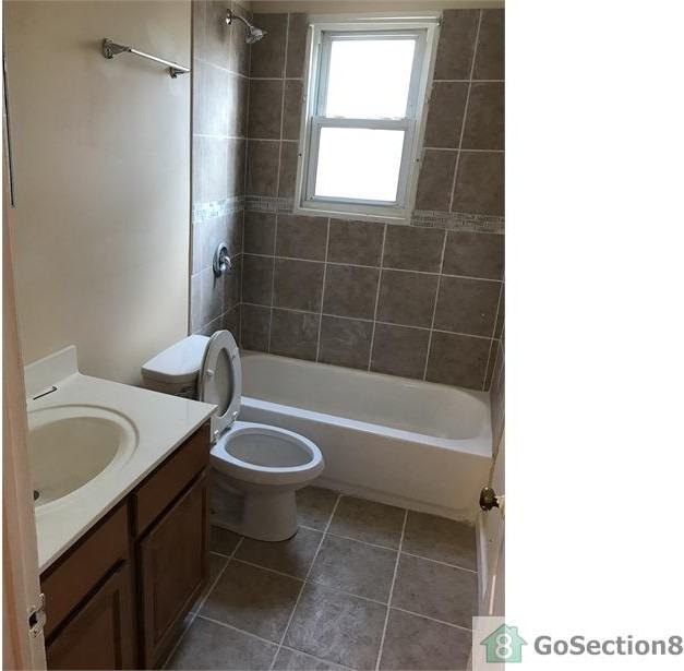 2877 Bookert Dr - Photo 2 of 9