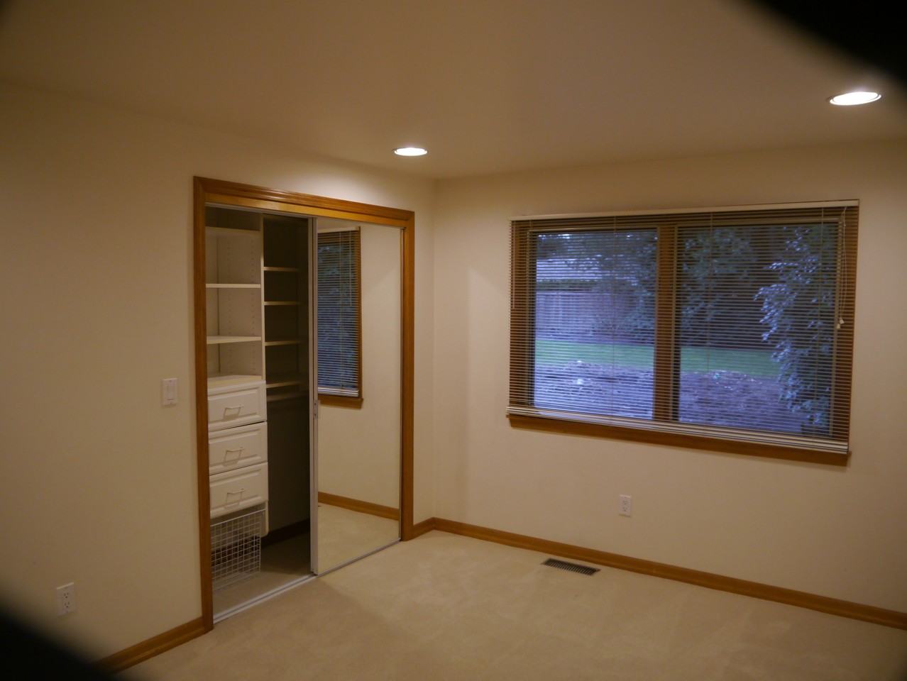 3123 Hunts Point Rd - Photo 3 of 8