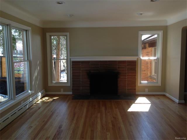 22815 Maple Ave - Photo 2 of 24