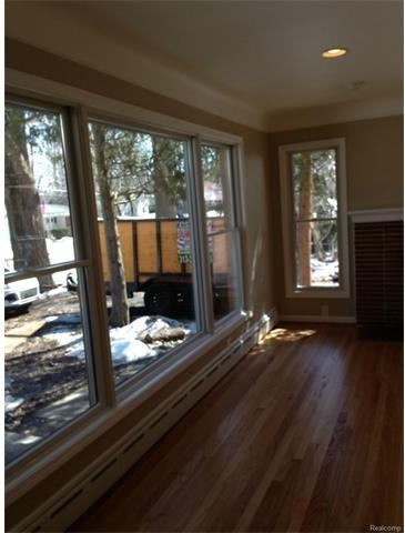 22815 Maple Ave - Photo 3 of 24