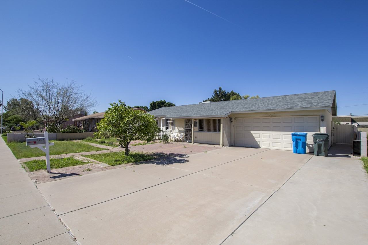 5208 S 40th Pl - Photo 3 of 13
