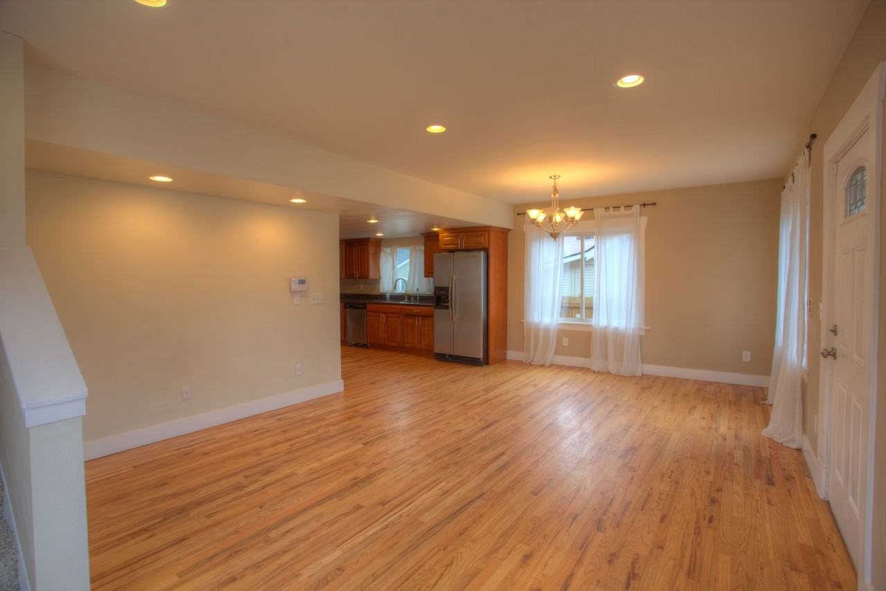 350 Meadow Ave N - Photo 3 of 20