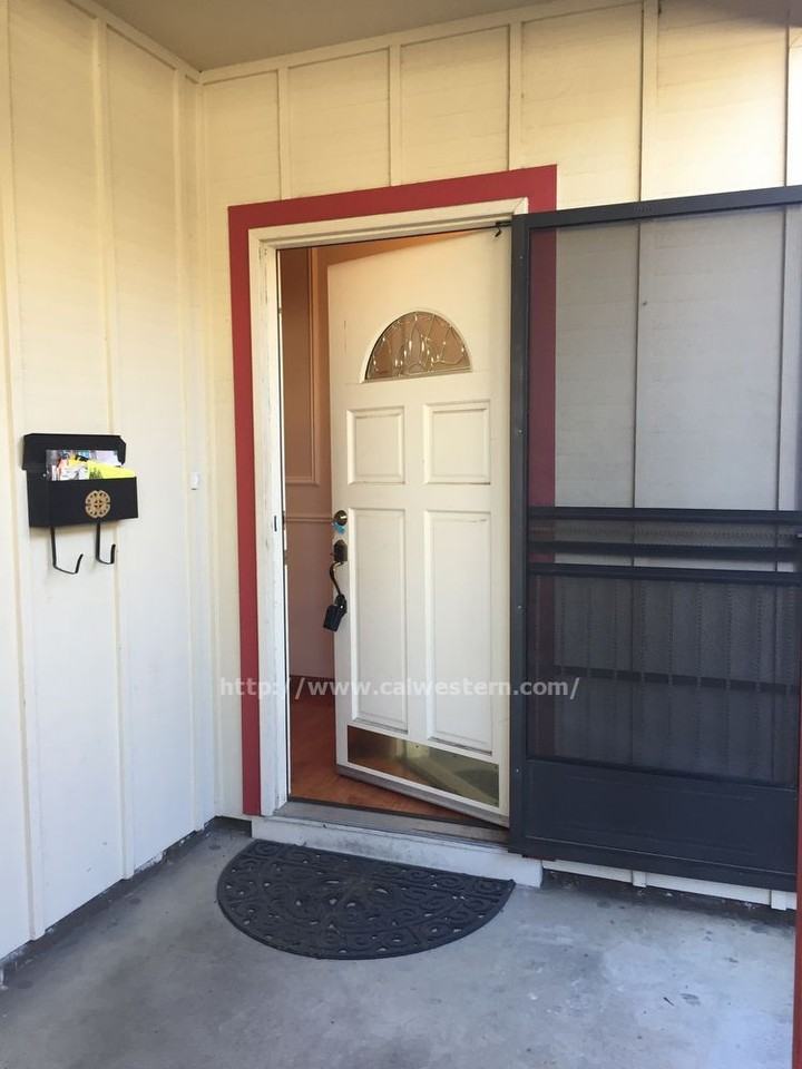 2929 Driftwood Dr - Photo 2 of 13