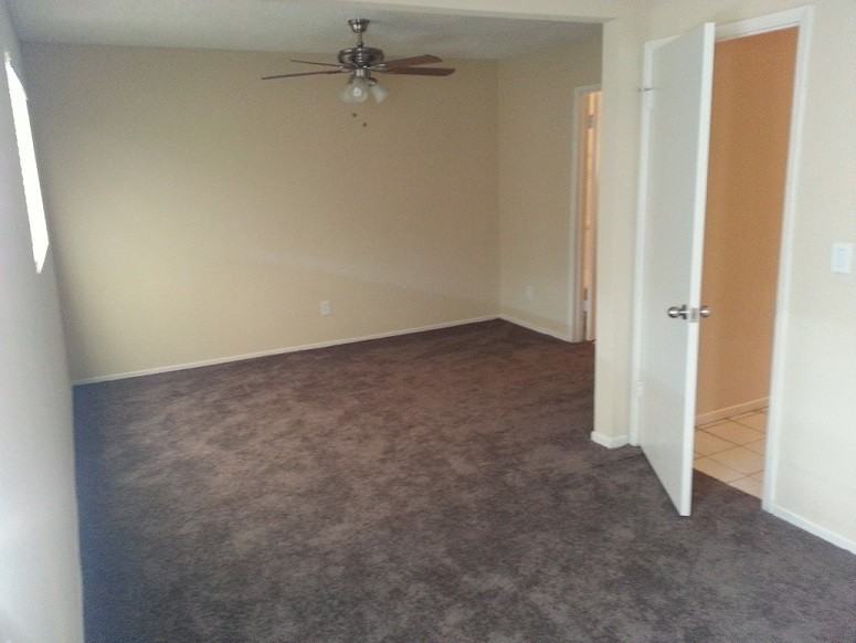 664 N Rosalind St - Photo 3 of 15