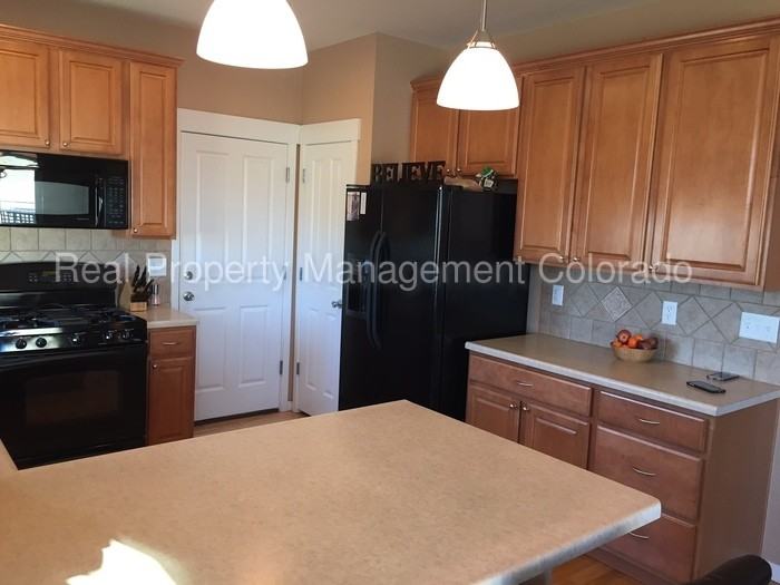3776 Red Deer Trail - Photo 3 of 17