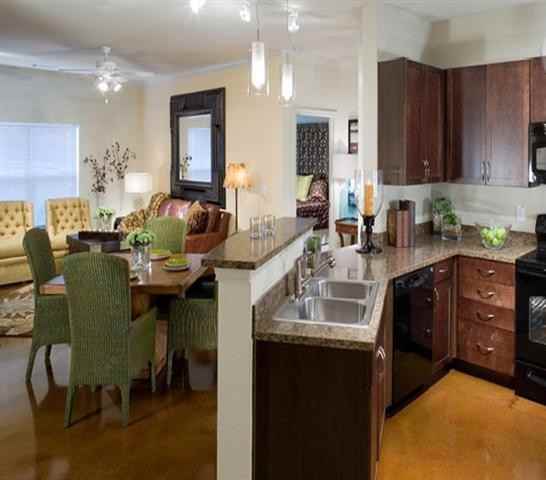 Ross Ave #B10 - Photo 2 of 4