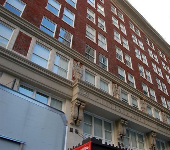 Jackson St #B6 - Photo 3 of 4