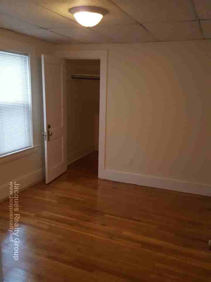 11 Pine St 1 - Photo 3 of 6