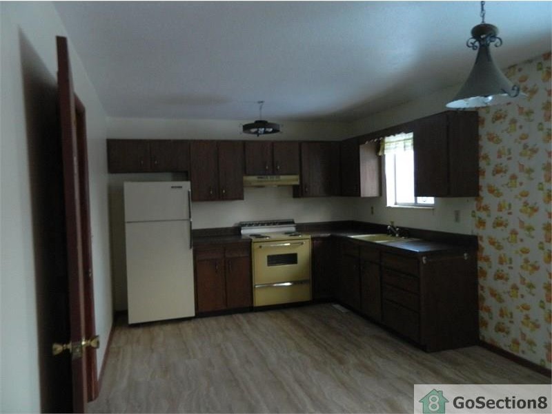 6833 William Dr - Photo 3 of 12