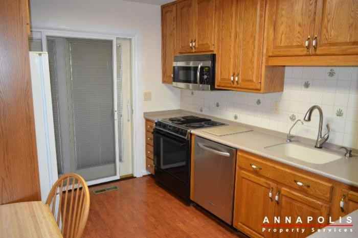 993 Miller Cir - Photo 3 of 27