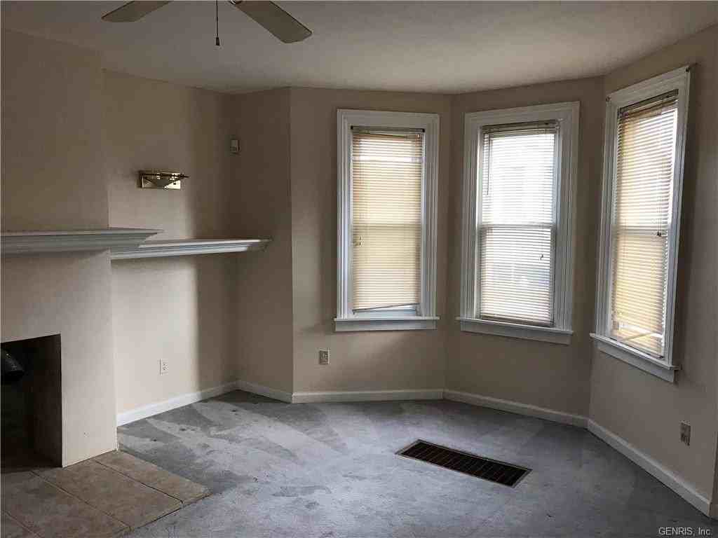 43 King St - Photo 3 of 17