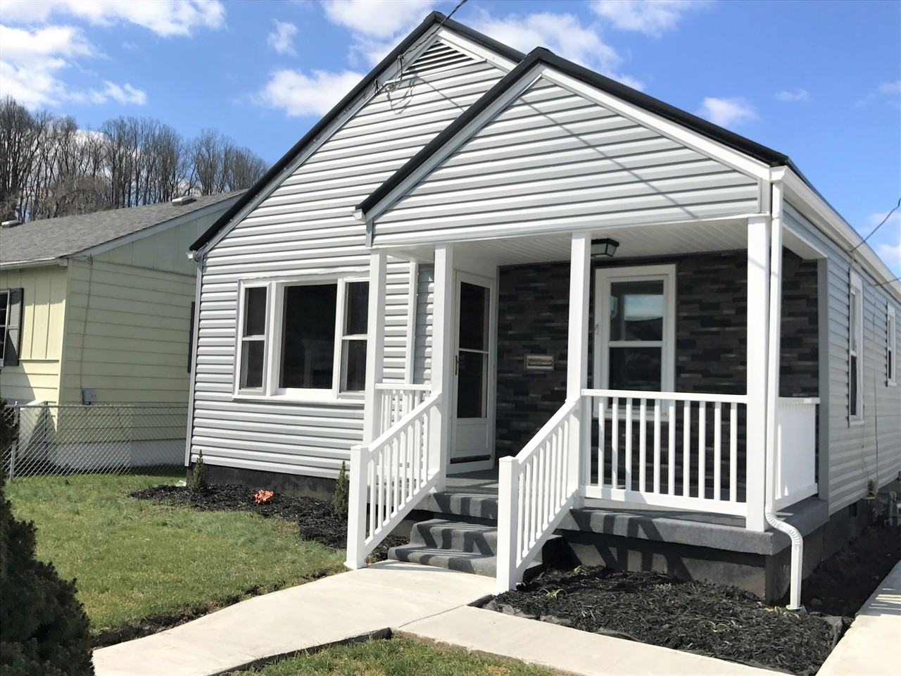 705 Birch St - Photo 2 of 18