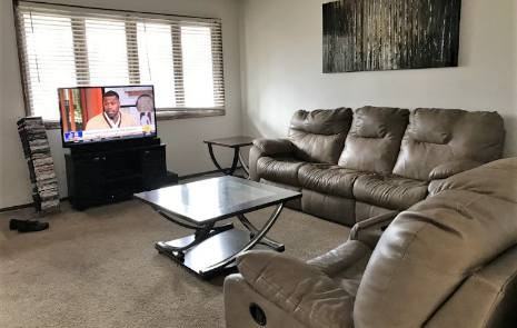 345 Belle Aire Dr - Photo 3 of 8