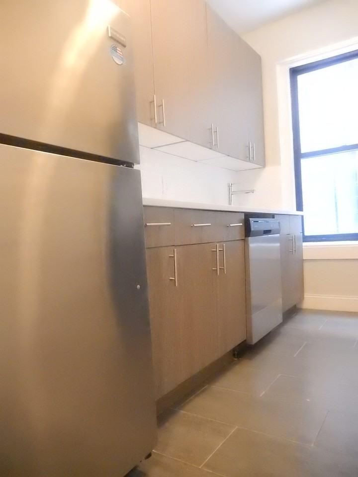 W 204th St & Post Ave #43