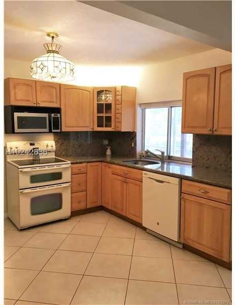 2813 SW 81st Terrace - Photo 3 of 8