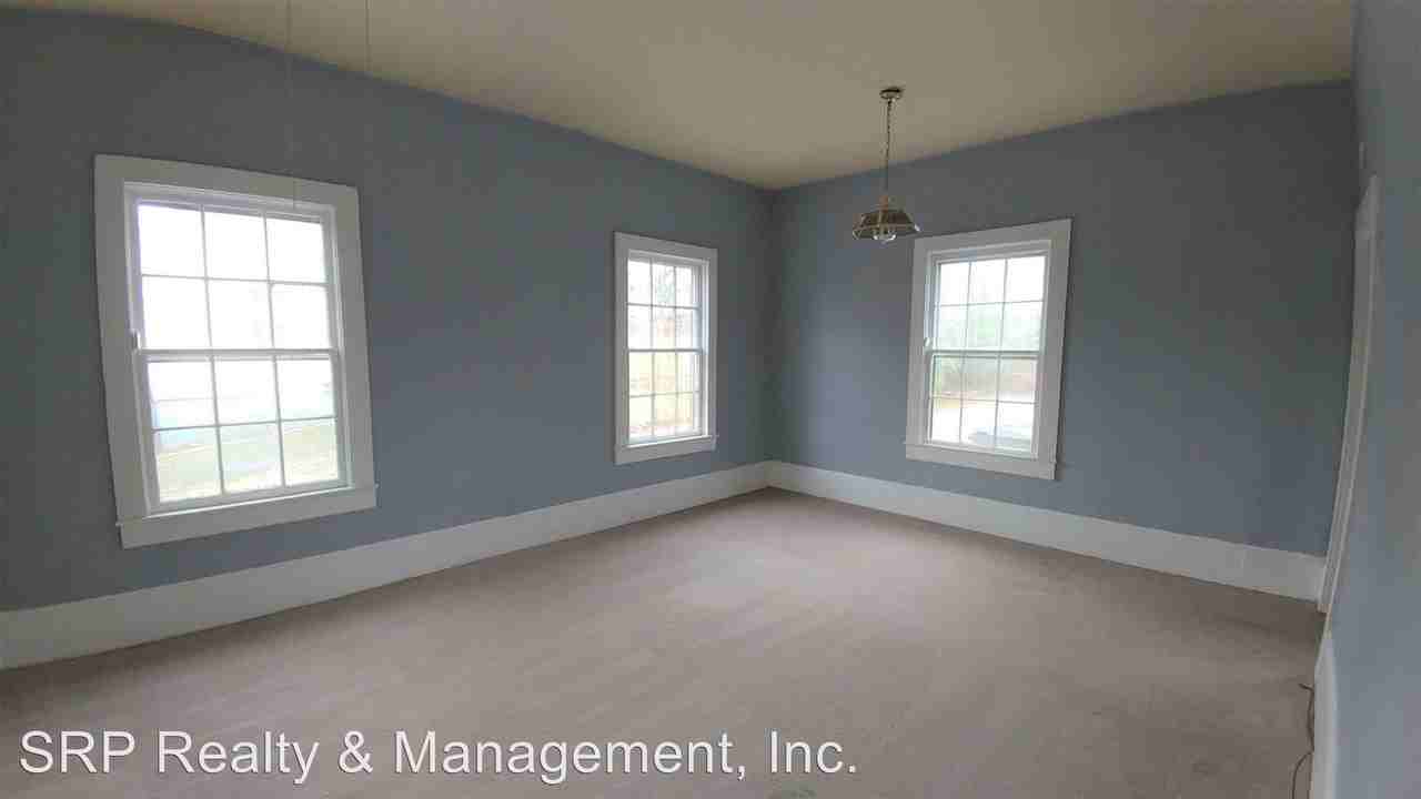 427 Meller St - Photo 3 of 9