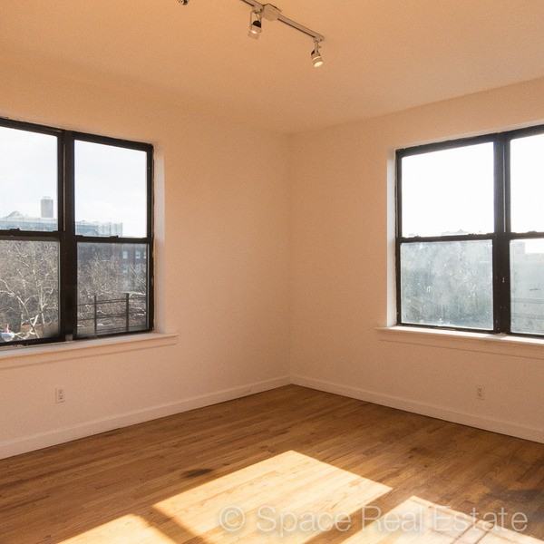 1087 Carroll Street #d8