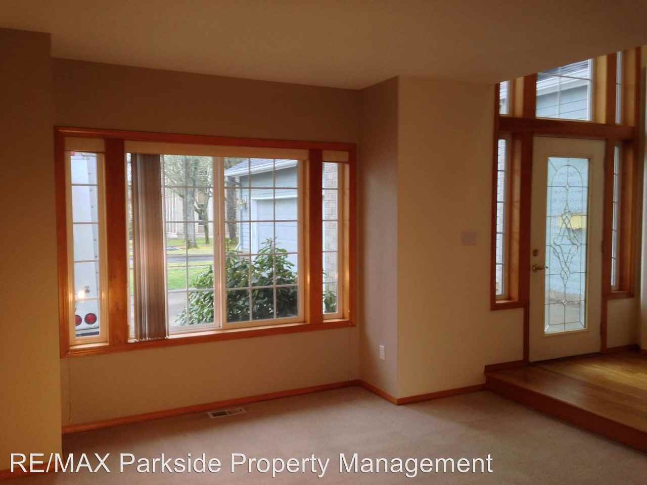 117 Maple Park Ave SE - Photo 2 of 18