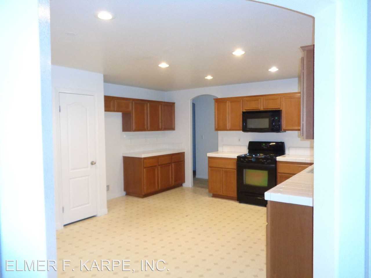 11506 Pacific Shores Dr - Photo 2 of 5