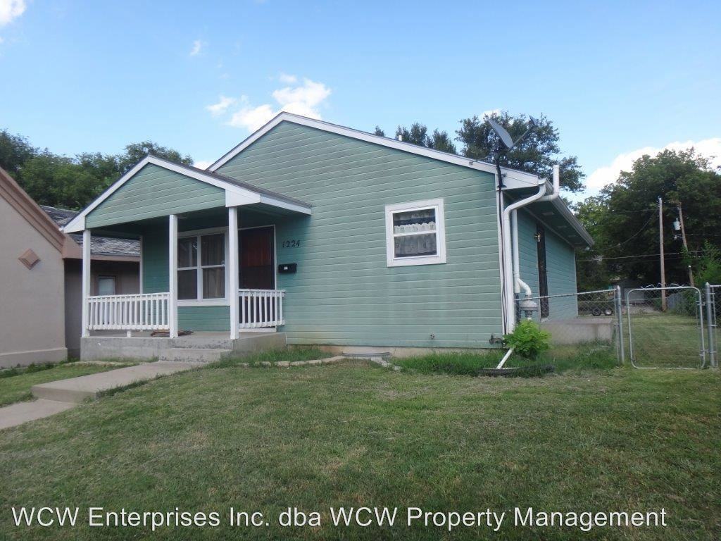 1224 SW Lincoln St - Photo 3 of 14