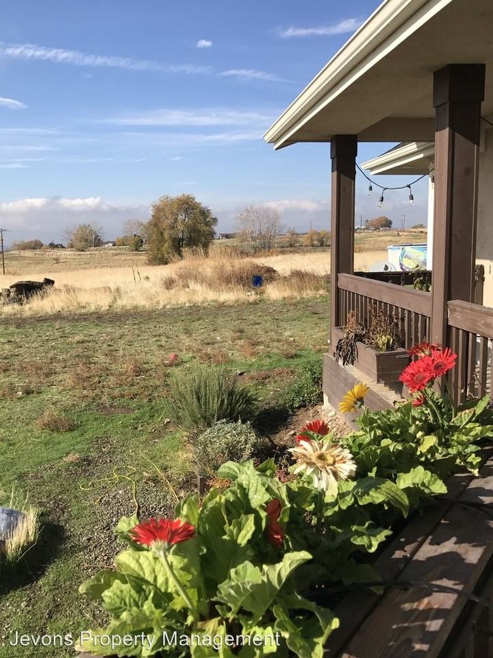510 Kittitas Canyon Rd - Photo 2 of 22