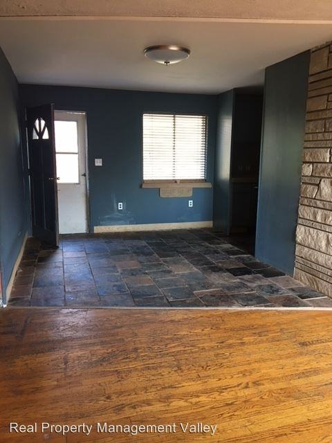 1416 Longridge Rd - Photo 3 of 10