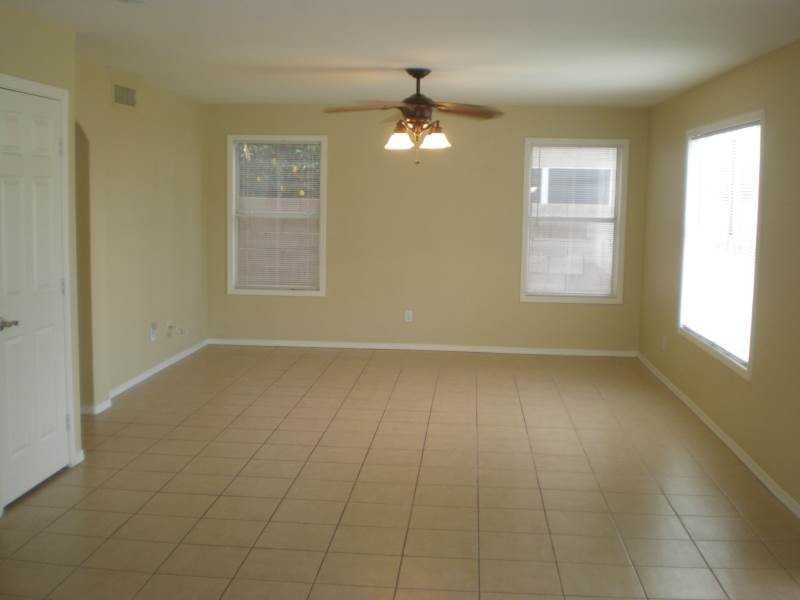 16122 N 90th Ave - Photo 3 of 11