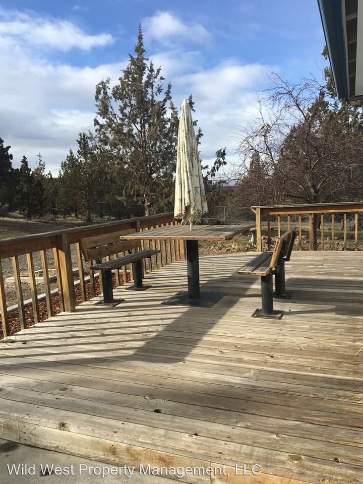 8712 S Pokegama Dr - Photo 3 of 20