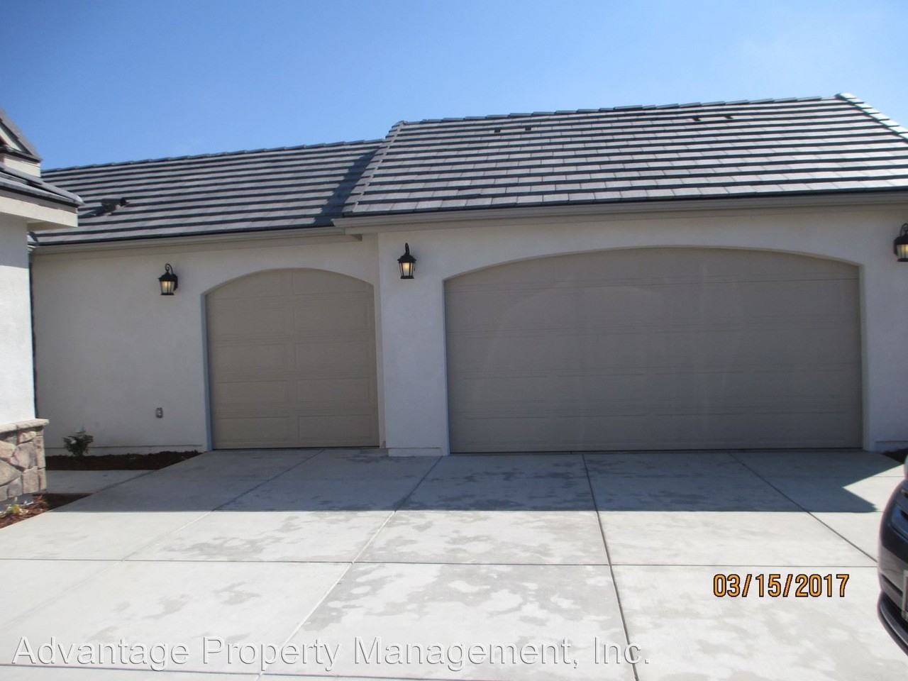 1877 Silva Dr - Photo 3 of 26